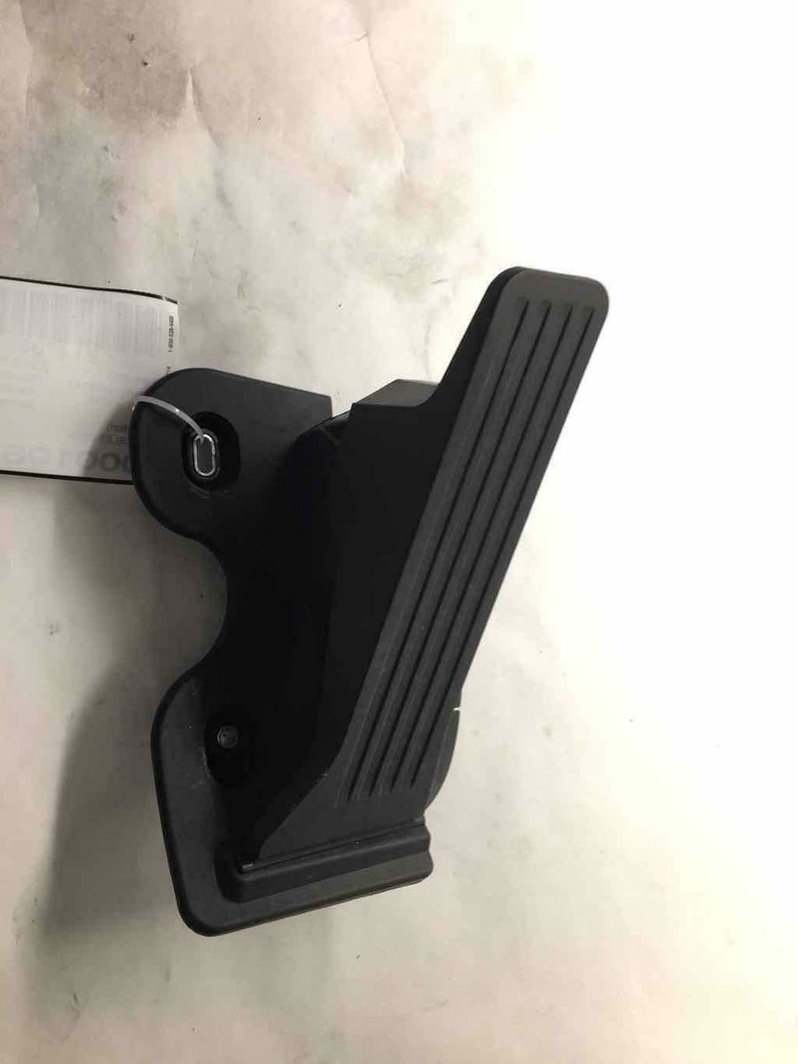 2014 - 2018 MAZDA 3 Accelerator Gas Pedal with Position Sensor