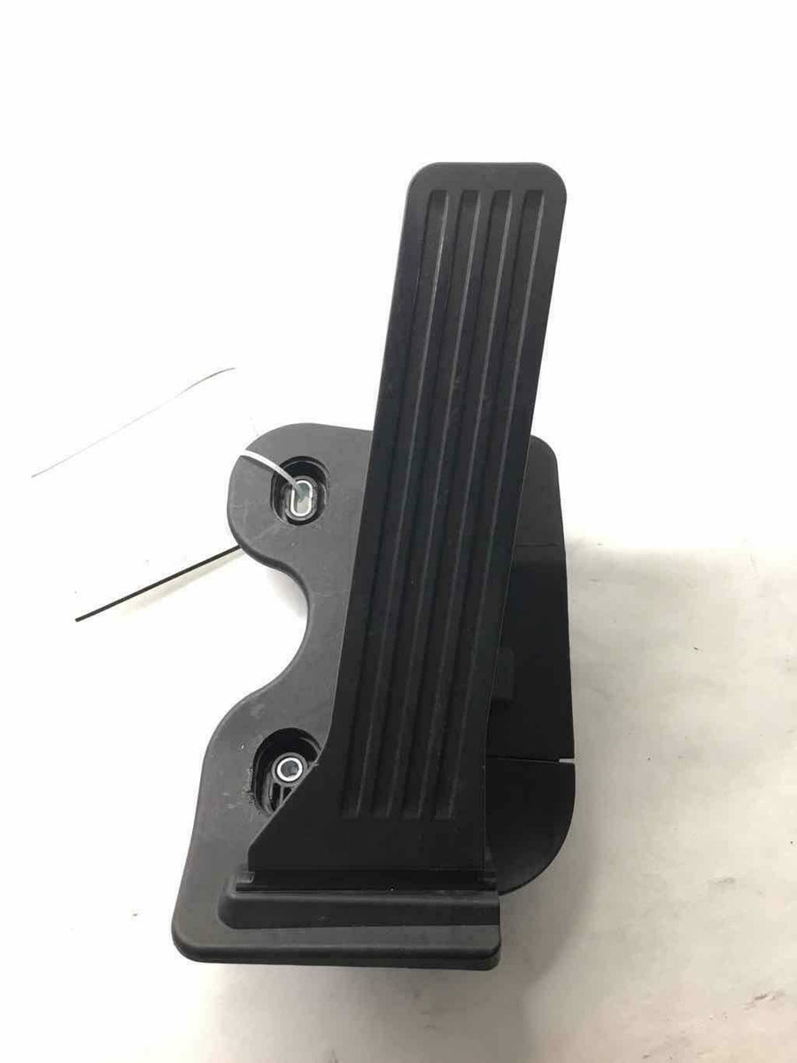 2014 - 2018 MAZDA 3 Accelerator Gas Pedal with Position Sensor