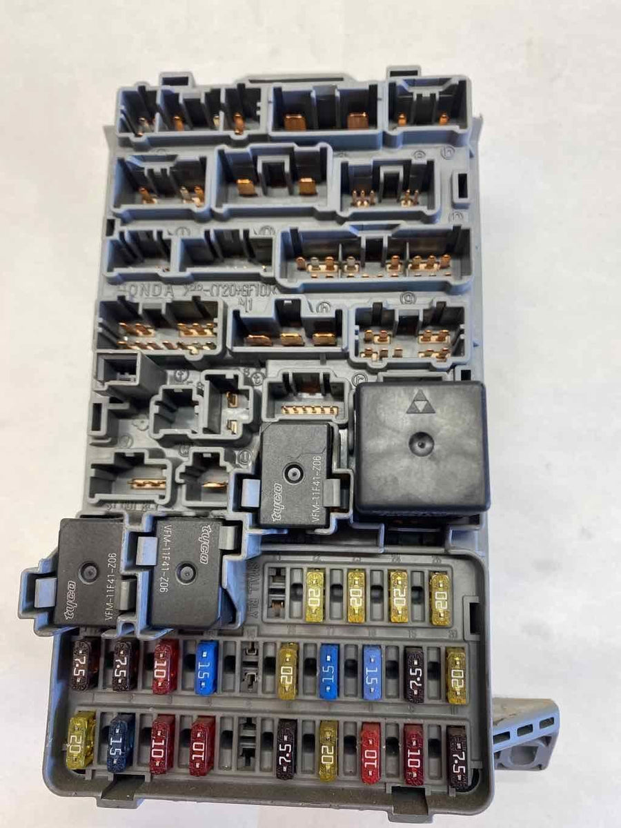 2002 honda civic cigarette lighter fuse fuse, Where it at ? - Honda-Tech part number above carefully to make sure it is what you need 2002 HONDA CIVIC Cabin Compartment