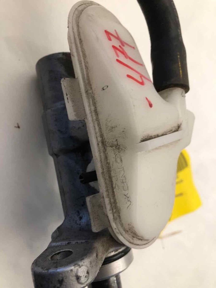 2013 2015 ACURA ILX 2.0L Brake Master Cylinder with Fluid Tank Reser