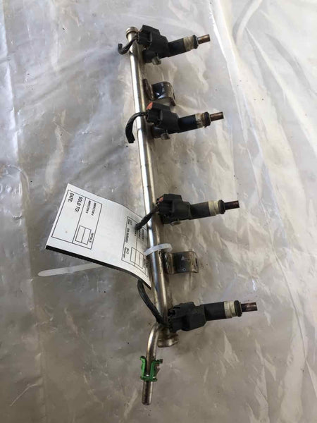 2013 DODGE JOURNEY 2.4L Engine Fuel Gas Injection Rail With 4 Injectors A/T OEM