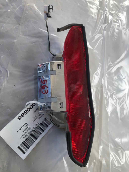 2000 NISSAN XTERRA Rear Mounted Stop 3rd Brake Light Avoidance Lamp OEM