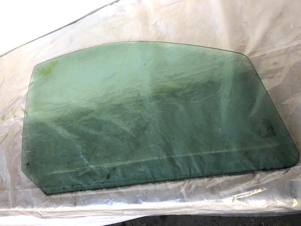 2000 - 2007 FORD FOCUS SE Front Passenger Door Glass Right Window RH 2.3L Sedan