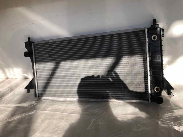 1996 - 2007 FORD TAURUS Sedan 3.0L 6 Cylinder Radiator Cooling System OEM