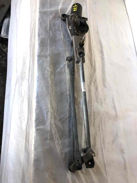 2000 - 2007 FORD FOCUS 2.3L 4 Cylinder Front Windshield Wiper Transmission Motor