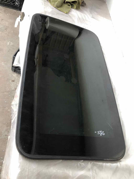 1998 - 2005 LEXUS GS300 Sedan Back Glass Window w/ Privacy Tint Assembly OEM