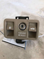 1999 LEXUS GS300 Sedan Trunk & Fuel Gas Tank Door Release Opener Switch OEM