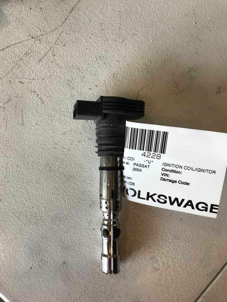 2004 VOLKSWAGEN PASSAT Engine Coil Pack Ignition Ignitor P/N 06A905115D OEM Q
