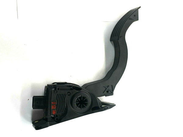 2015 - 2018 FORD FOCUS Accelerator Gas Pedal 6PV01036880 OEM Q