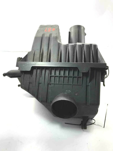 2005 - 2009 FORD ESCAPE Air Filter Cleaner Box  8L84-9C662-CB OEM Q