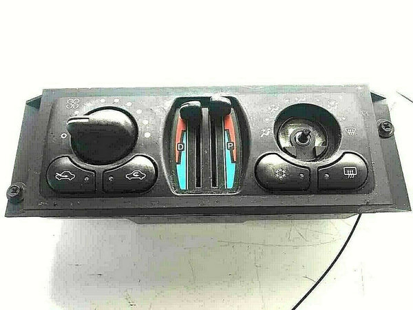 2004 - 2005 CHEVROLET IMPALA A/C Temperature Heater Control Dual Zone 10352729 Q