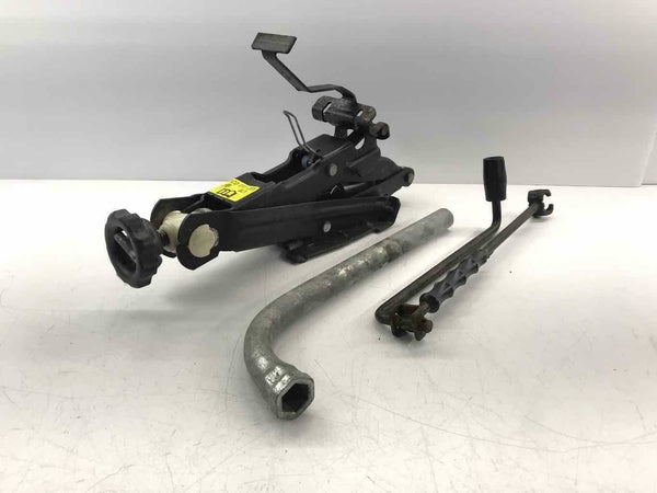 2005 VOLKSWAGEN BEETLE TYPE 1 Scissor Jack Emergency Spare Tire Lift OEM Q
