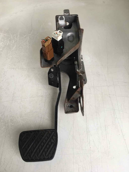 2013 - 2018 NISSAN SENTRA Brake Foot Stop Pedal Pad Lever OEM Q