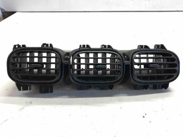 2000 PONTIAC GRAND PRIX Front Center Dash A/C Air Conditioning Heater Vent OEM