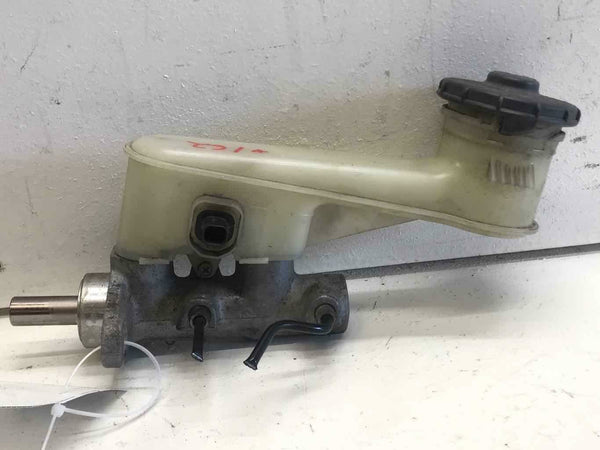 2003 - 2006 HONDA ELEMENT Brake Master Cylinder w/ Fluid Reservoir Bottle OEM