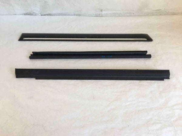 1999 FORD EXPLORER Rear Weather Stripping Strip Trim Panel Passenger Right RH