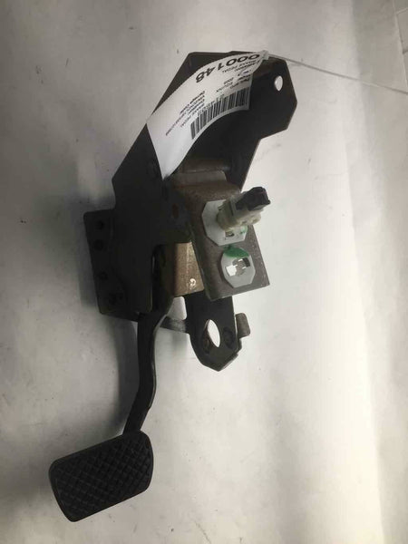 2005 CHEVROLET EQUINOX Floor Brake Stop Foot Pedal w/ Sensor Assembly OEM