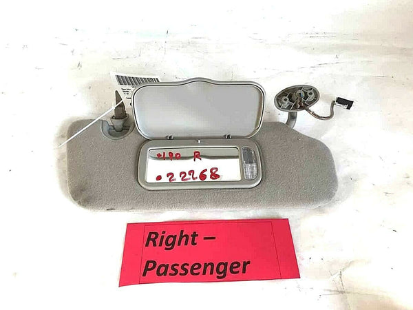 2004 - 2007 JEEP LIBERTY Sun Visor w/ Mirror Illumination Passenger Right RH