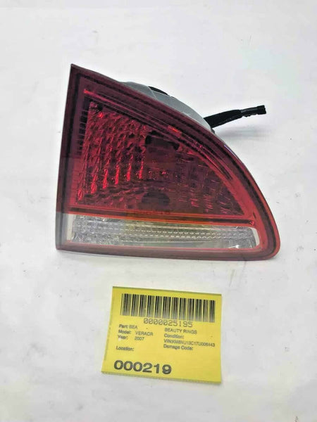 2007 - 2012 HYUNDAI VERACRUZ Tail Light Lamp Lid Mounted Passenger Right RH