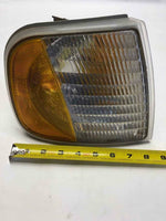 1997 - 2002 FORD PICKUP F150 Front Turn Signal Light Assembly Passenger Right RH