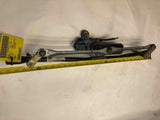 2002 - 2007 SATURN VUE Windshield Wiper Linkage Transmission w/ Motor 19120343