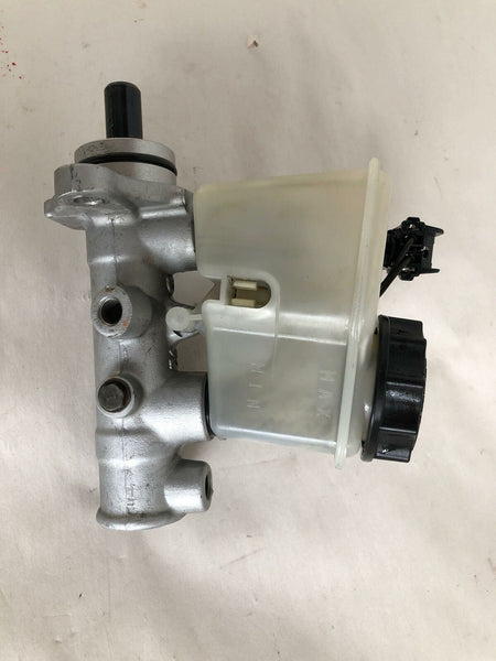 2003 MAZDA PROTEGE Brake Master Cylinder w/ Fluid Reservoir Tank Bottle w/ Cap