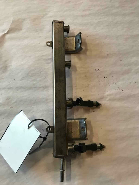 2009 AUDI A4 Fuel Injection Rail w/ Fuel Injector  Gas Module OEM