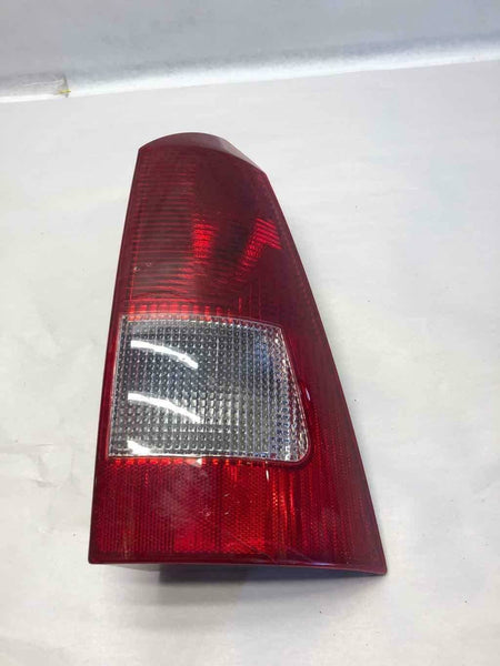 2002 FORD FOCUS Tail Light Lamp Assembly Rear Left Fits 2000 - 2007 M