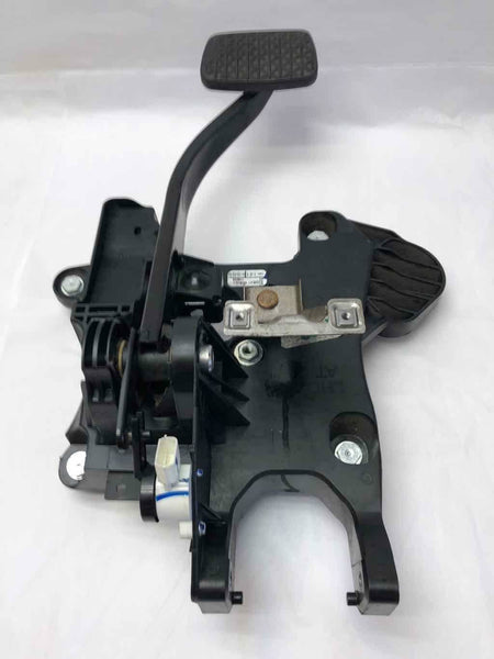 2014 CHEVY SONIC Emergency Floor Foot Brake Pedal Assembly 95351910 G