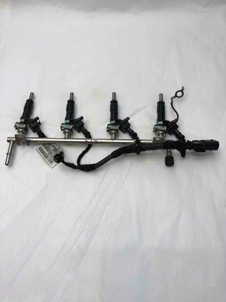 2014 CHEVROLET SONIC Fuel Injector Rails With Injectors Code 55567240 G