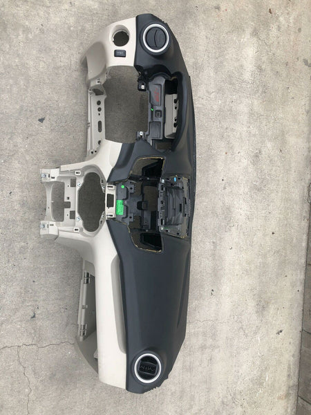 2011 - 2013 FORD FIESTA Front Dash Dashboard Panel With Air Vents Interior G