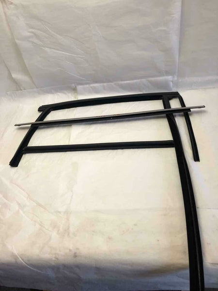 2017 FORD ESCAPE Rear Back Door Window Belt Moulding Right Side RH G
