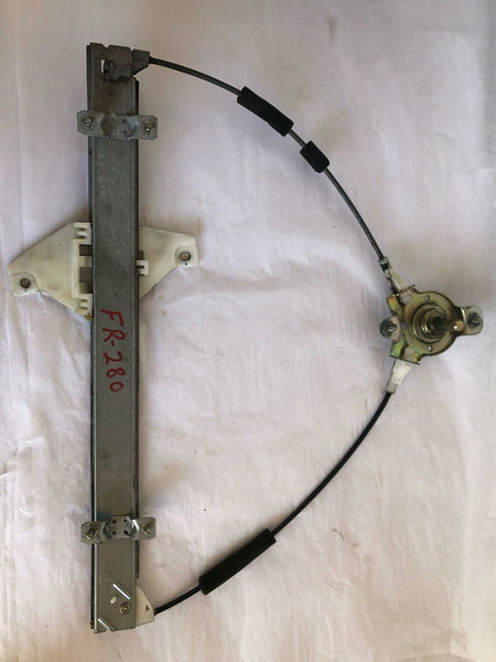 2000 - 2002 HYUNDAI ACCENT Front Door Window Regulator Htbk Right Side RH G
