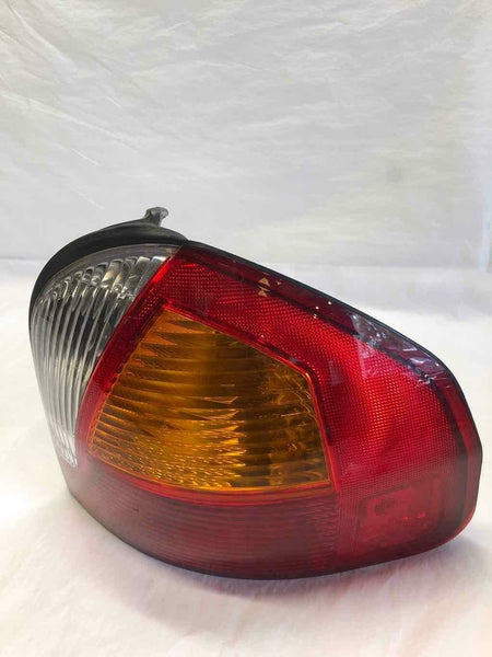 2001 - 2004 HYUNDAI SANTA FE Rear Tail Light Lamp Assembly Right Side RH G