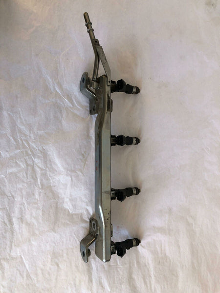 2016 NISSAN SENTRA 1.8L Engine Fuel Gas Injection Rail With Injectors FWD OEM M