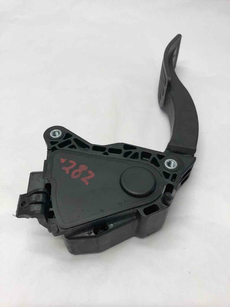2018 NISSAN SENTRA Front  A/T Foot Gas Accelerator Pedal Assembly 180024AF0A G