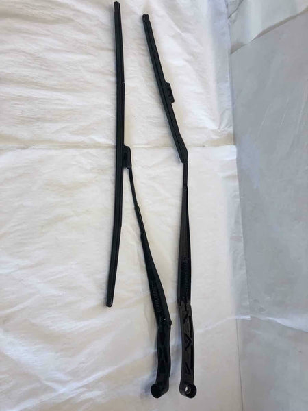2017 - 2019 NISSAN SENTRA Front Windshield Wiper Arms W/ Blades Left & Right G