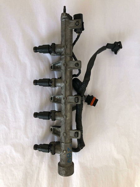 2001 HYUNDAI ACCENT Fuel Injector Rail With Injectors & Wiring 1.6L G