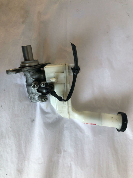 2018 - 2019 NISSAN SENTRA Engine Brake Master Cylinder W/ Fluid Bottle Tank G