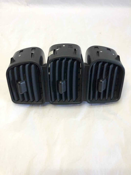 2005 DODGE CARAVAN Front Dashboard Air conditioner Heater Vents Middle G