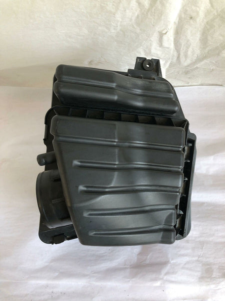 2001 - 2007 DODGE CARAVAN Air Filter and Housing Assembly 3.3L 6 Cylinder G