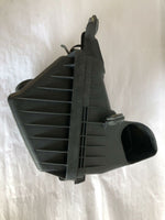 2001 - 2005 HYUNDAI SONATA Air Cleaner Filter Box Housing Assembly OEM M