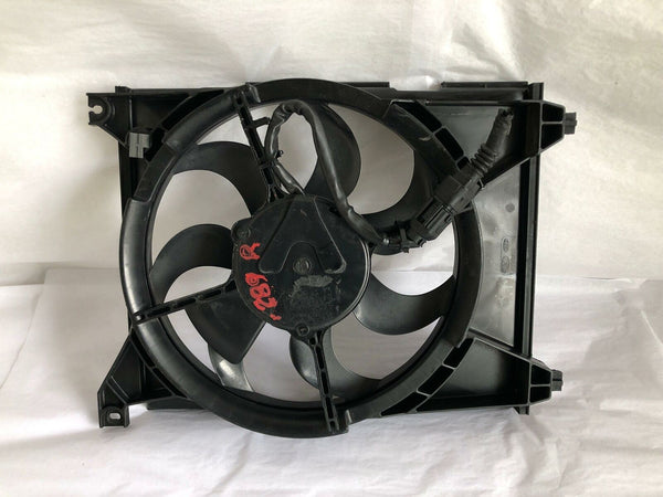 1999 - 2005 HYUNDAI SONATA 2.4L Radiator Cooling Fan Assembly w/ Motor Right RH