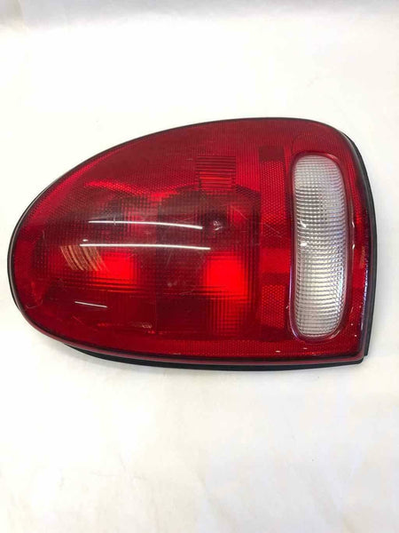 1996 - 2000 CHRYSLER TOWN CNTRY Tail Light Lamp Assembly Rear Right Side OEM* RH