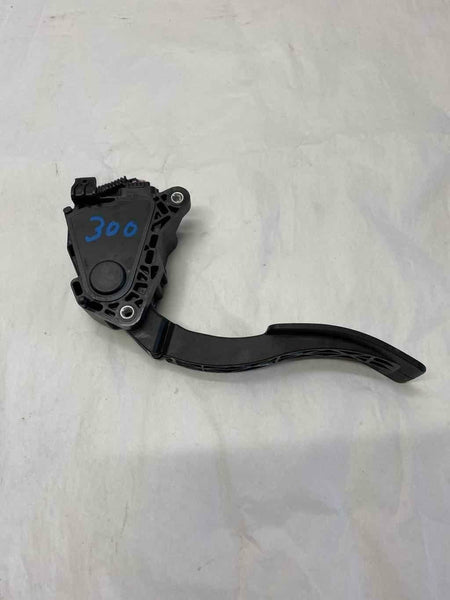 2017 NISSAN SENTRA Front Accelerator Throttle Gas Pedal Asembly 1.8L A/T G
