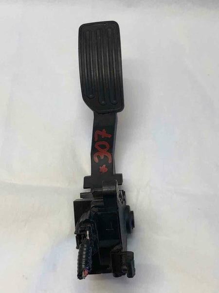 2014 NISSAN SENTRA Front Accelerator Throttle Gas Pedal 1.8L A/T 180023RA0B G
