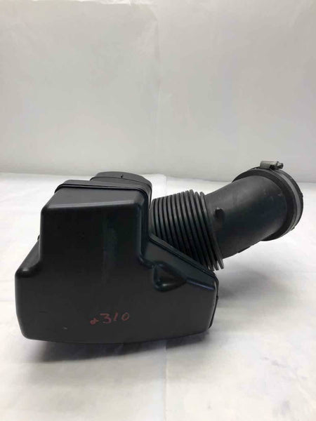 2006 - 2009 RANGE ROVER Air Intake Tube Resonator 4.4L 4620225969 G