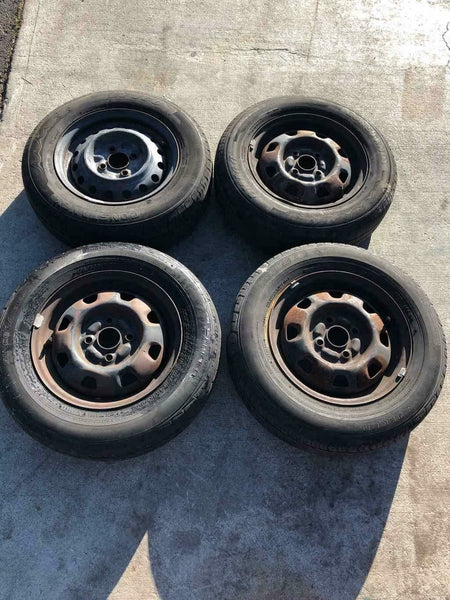 2001 HYUNDAI ACCENT Wheel Rin And Tire 175/70R13; Steel Wheel Rin Set of four *J