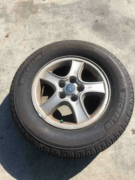 2001 - 2004 HYUNDAI SANTA FE Wheel Rim And Tire 16x6-1/2 5 Spoke Alloy G