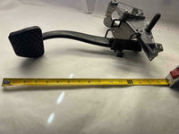 2005 BMW 330I Front Foot Floor Stop Slow Brake Pedal Assembly 3.0L A/T Sedan G